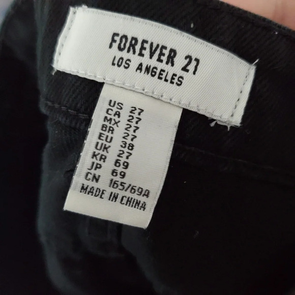 BLACK DENIM HIGH RISE CUTOFF SHORTS - Picture 3 of 7